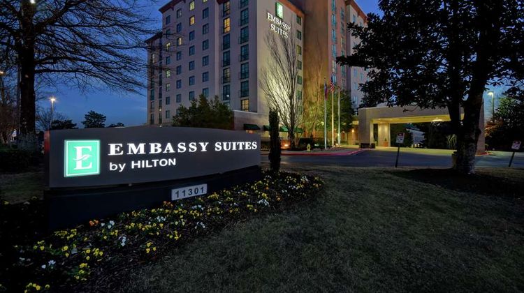 Embassy Suites Little Rock Exterior