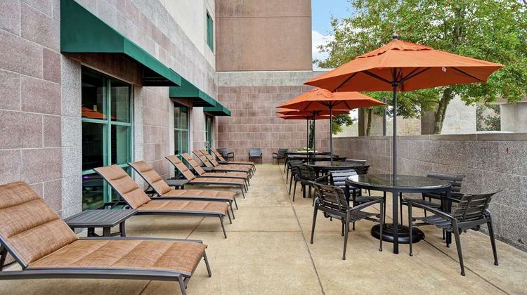 Embassy Suites Little Rock Exterior