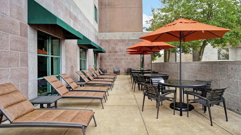 <b>Embassy Suites Little Rock Exterior</b>. Images powered by <a href="https://iceportal.shijigroup.com/" title="IcePortal" target="_blank">IcePortal</a>.