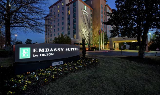 Embassy Suites Little Rock Exterior