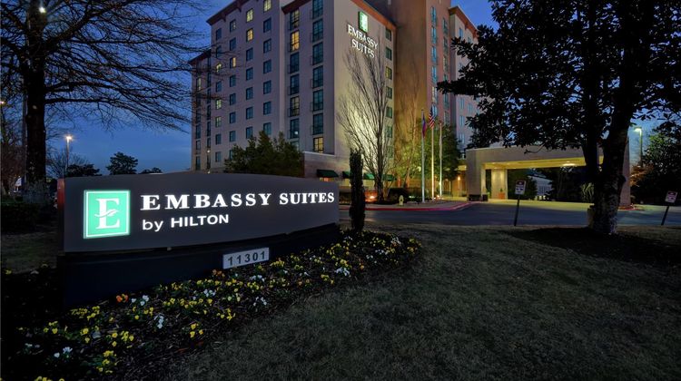 Embassy Suites Little Rock Exterior