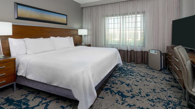 Embassy Suites Little Rock Room