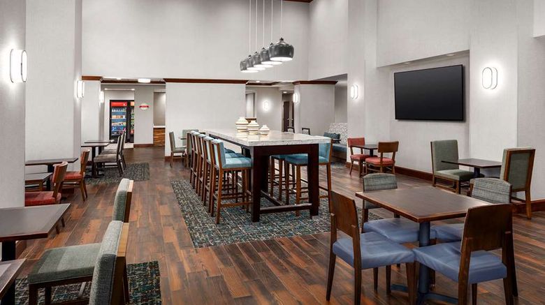 <b>Hampton Inn & Suites Lake Mary Restaurant</b>. Images powered by <a href="https://iceportal.shijigroup.com/" title="IcePortal" target="_blank">IcePortal</a>.