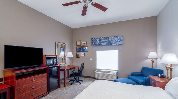 Hampton Inn London-North Room