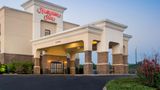 <b>Hampton Inn London-North Exterior</b>. Images powered by <a href="https://iceportal.shijigroup.com/" title="IcePortal" target="_blank">IcePortal</a>.