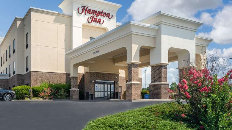 <b>Hampton Inn London-North Exterior</b>. Images powered by <a href="https://iceportal.shijigroup.com/" title="IcePortal" target="_blank">IcePortal</a>.