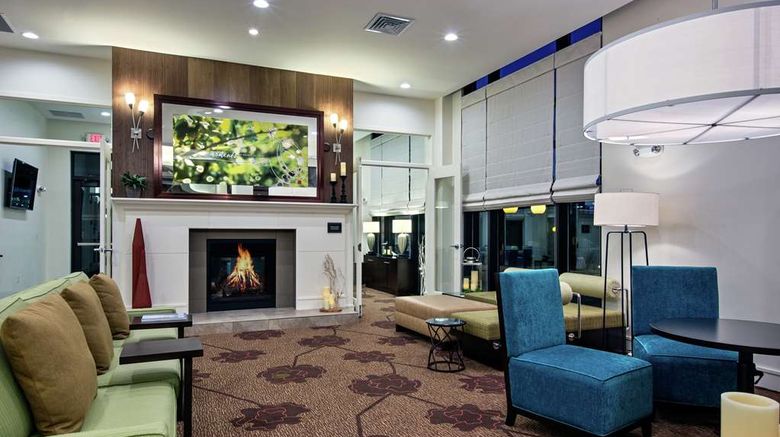 <b>Hilton Garden Inn Lincoln Dtwn/Haymarket Lobby</b>. Images powered by <a href="https://iceportal.shijigroup.com/" title="IcePortal" target="_blank">IcePortal</a>.