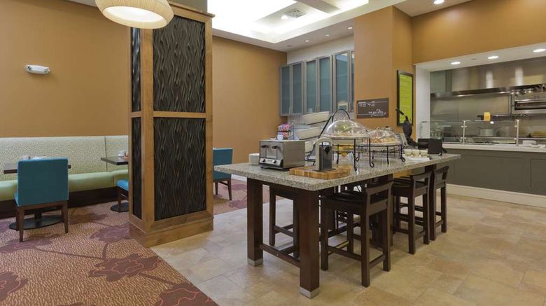 <b>Hilton Garden Inn Lincoln Dtwn/Haymarket Restaurant</b>. Images powered by <a href="https://iceportal.shijigroup.com/" title="IcePortal" target="_blank">IcePortal</a>.