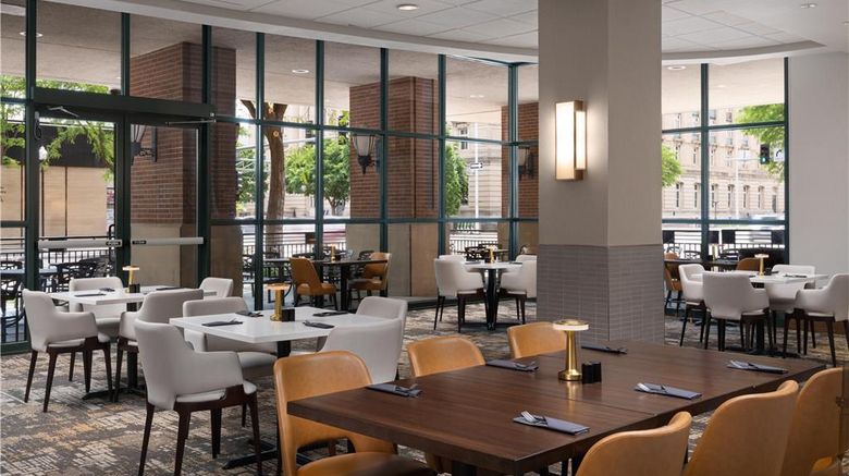 <b>Embassy Suites by Hilton Lincoln Restaurant</b>. Images powered by <a href="https://iceportal.shijigroup.com/" title="IcePortal" target="_blank">IcePortal</a>.