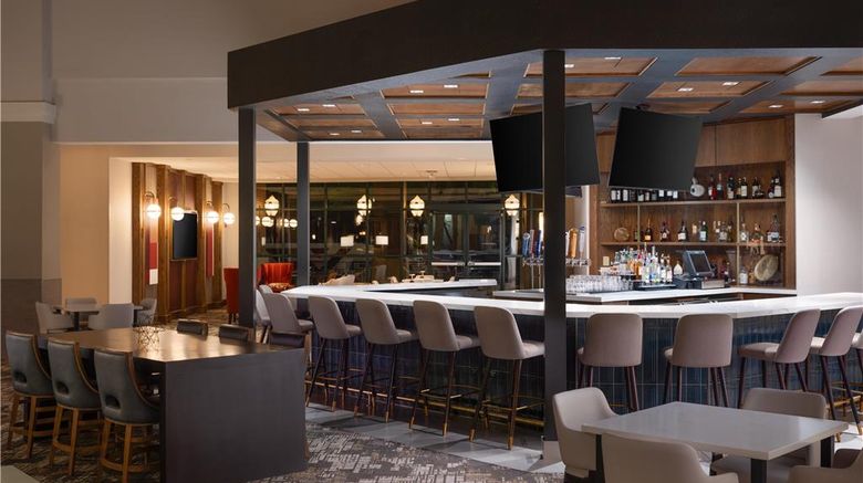 <b>Embassy Suites by Hilton Lincoln Restaurant</b>. Images powered by <a href="https://iceportal.shijigroup.com/" title="IcePortal" target="_blank">IcePortal</a>.