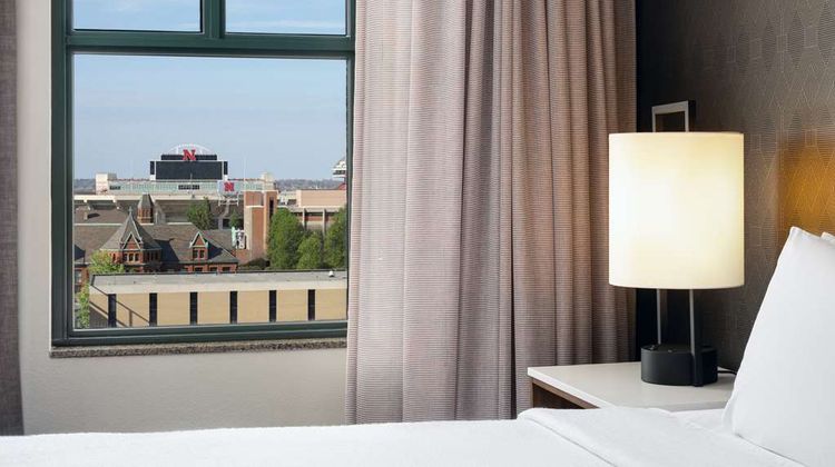 Embassy Suites by Hilton Lincoln Room
