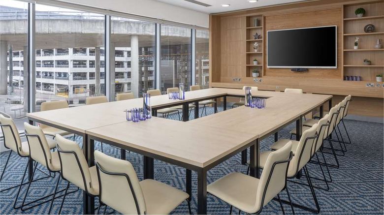 <b>Hampton by Hilton London Gatwick Airport Meeting</b>. Images powered by <a href="https://iceportal.shijigroup.com/" title="IcePortal" target="_blank">IcePortal</a>.
