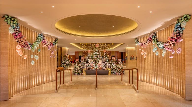 <b>London Hilton on Park Lane Lobby</b>. Images powered by <a href="https://iceportal.shijigroup.com/" title="IcePortal" target="_blank">IcePortal</a>.