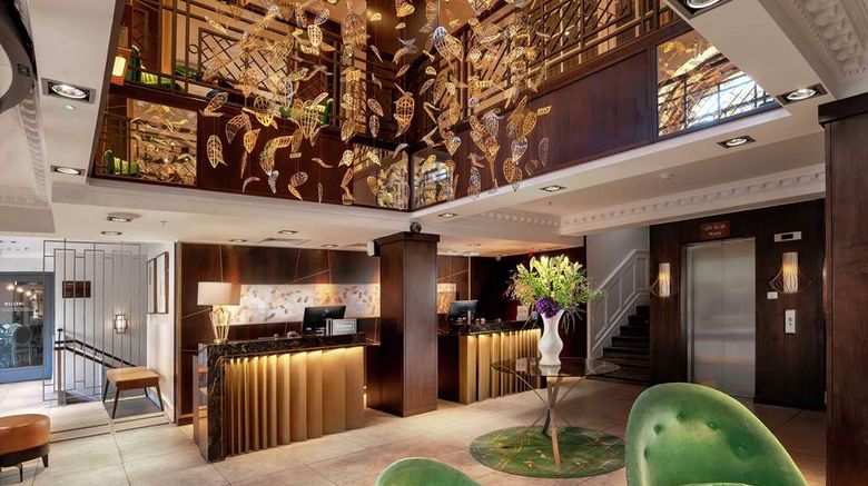 <b>Hilton London Hyde Park Lobby</b>. Images powered by <a href="https://iceportal.shijigroup.com/" title="IcePortal" target="_blank">IcePortal</a>.