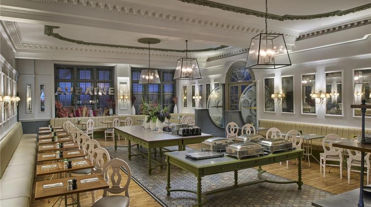 Hilton London Hyde Park Restaurant