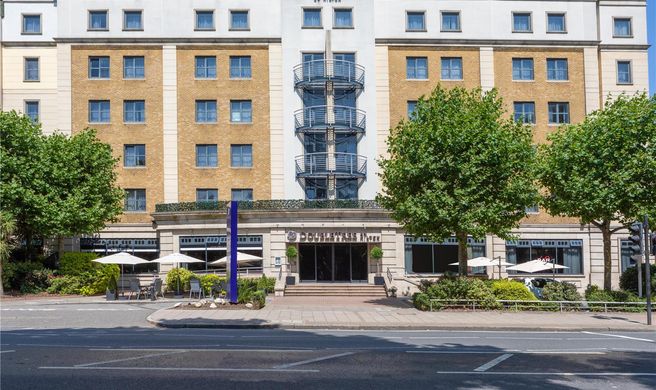 DoubleTree by Hilton Angel Kings Cross Exterior