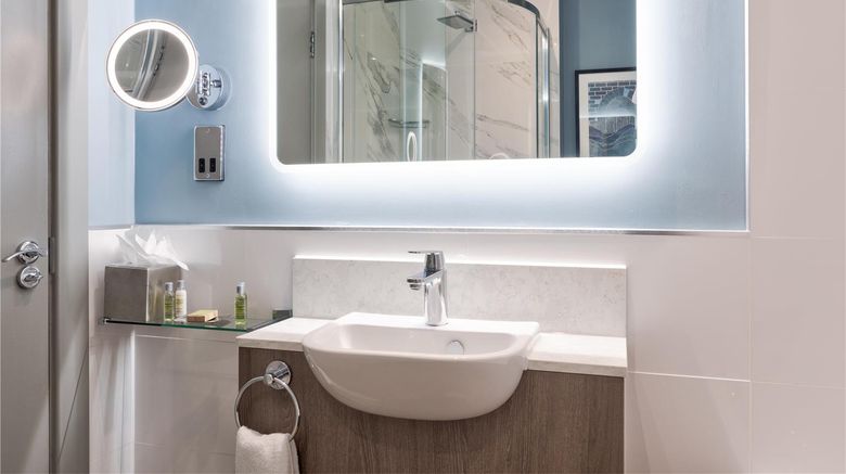 <b>DoubleTree by Hilton Angel Kings Cross Room</b>. Images powered by <a href="https://iceportal.shijigroup.com/" title="IcePortal" target="_blank">IcePortal</a>.