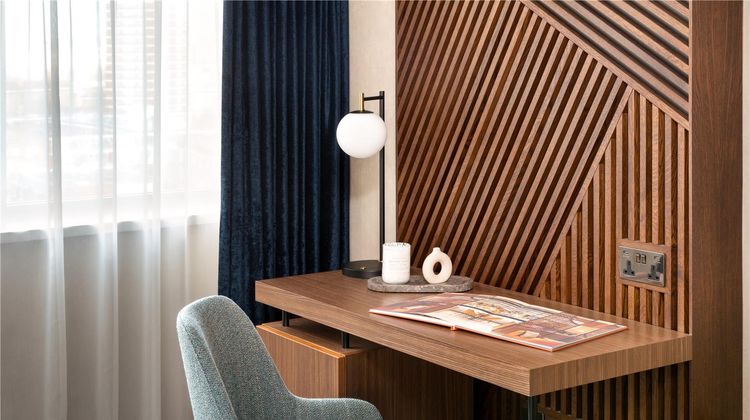 Hilton London Metropole Room