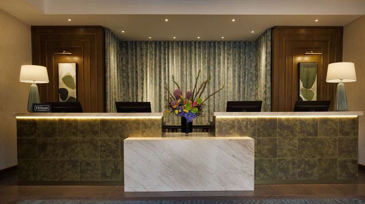 DoubleTree by Hilton London - Victoria Lobby