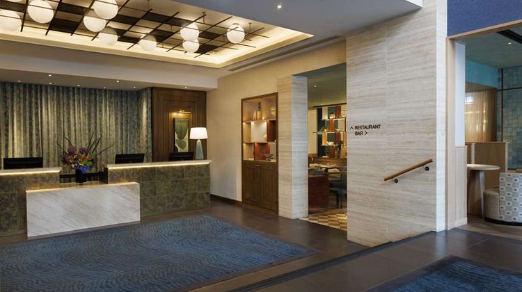 DoubleTree by Hilton London - Victoria Lobby