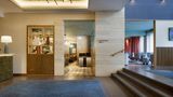 DoubleTree by Hilton London - Victoria Lobby
