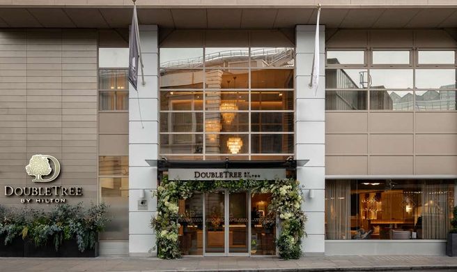 DoubleTree by Hilton London - Victoria Exterior