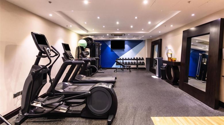 <b>DoubleTree by Hilton London - Victoria Health</b>. Images powered by <a href="https://iceportal.shijigroup.com/" title="IcePortal" target="_blank">IcePortal</a>.