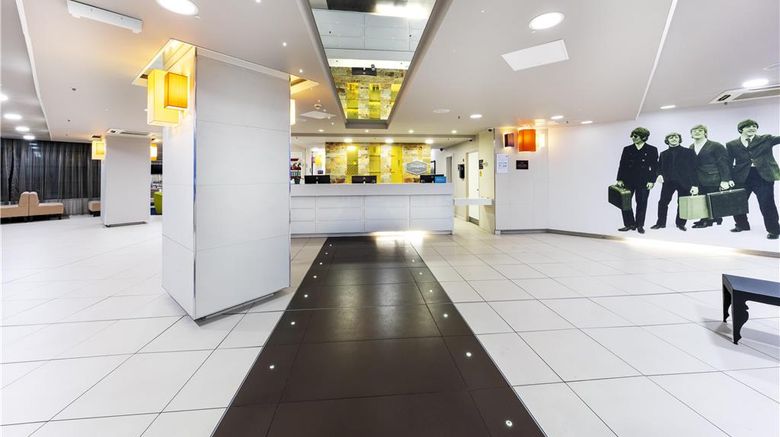 <b>Hampton by Hilton/John Lennon Airport Lobby</b>. Images powered by <a href="https://iceportal.shijigroup.com/" title="IcePortal" target="_blank">IcePortal</a>.