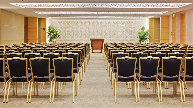 <b>Hilton Luxor Resort & Spa Meeting</b>. Images powered by <a href="https://iceportal.shijigroup.com/" title="IcePortal" target="_blank">IcePortal</a>.