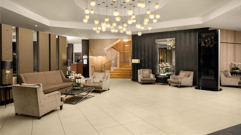 <b>DoubleTree by Hilton Hotel Luxembourg Lobby</b>. Images powered by <a href="https://iceportal.shijigroup.com/" title="IcePortal" target="_blank">IcePortal</a>.