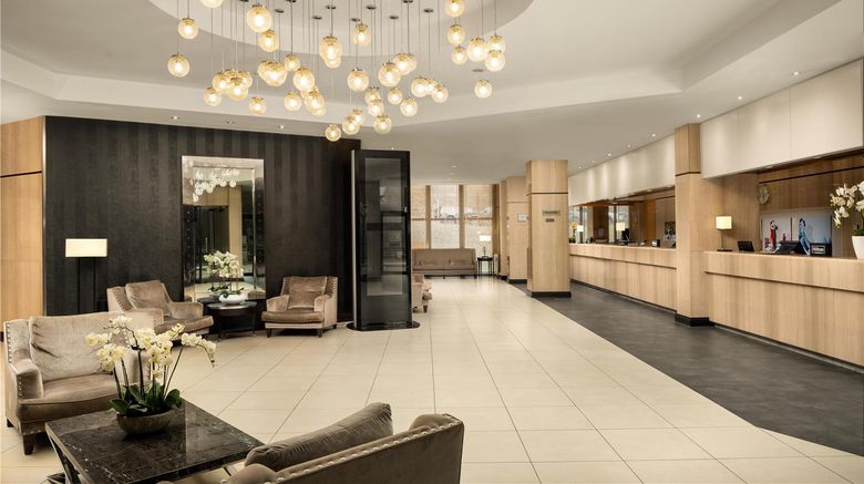 <b>DoubleTree by Hilton Hotel Luxembourg Lobby</b>. Images powered by <a href="https://iceportal.shijigroup.com/" title="IcePortal" target="_blank">IcePortal</a>.