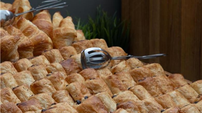 <b>DoubleTree by Hilton Hotel Luxembourg Restaurant</b>. Images powered by <a href="https://iceportal.shijigroup.com/" title="IcePortal" target="_blank">IcePortal</a>.