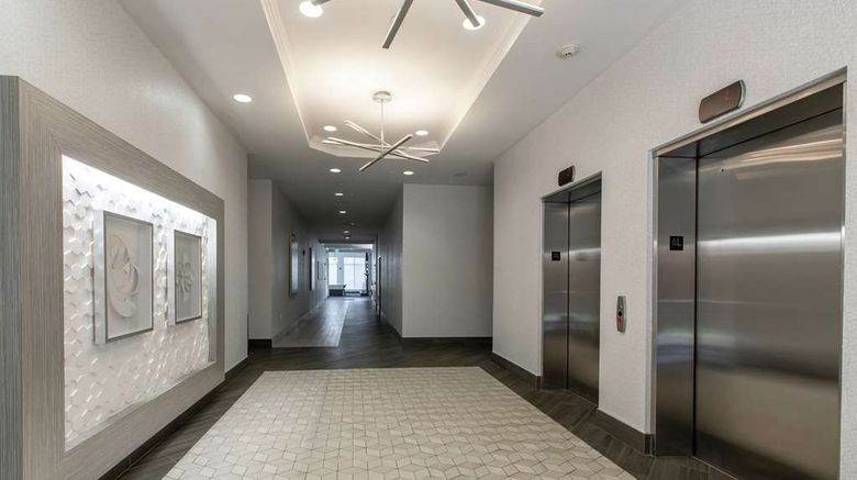 <b>Hilton Garden Inn Lynchburg Lobby</b>. Images powered by <a href="https://iceportal.shijigroup.com/" title="IcePortal" target="_blank">IcePortal</a>.
