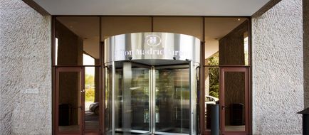 Hilton Madrid Airport Exterior