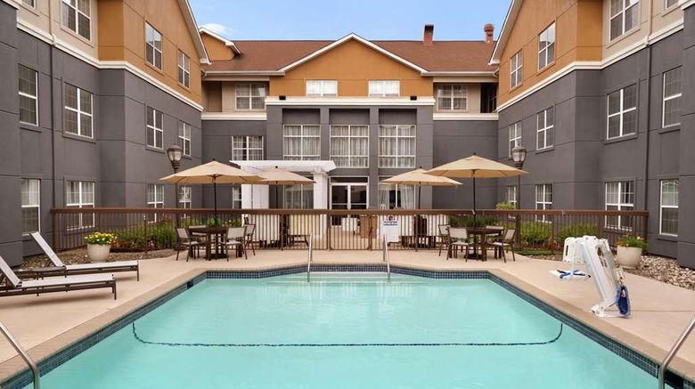 <b>Homewood Suites Mahwah Pool</b>. Images powered by <a href="https://iceportal.shijigroup.com/" title="IcePortal" target="_blank">IcePortal</a>.