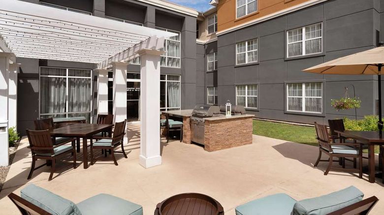 <b>Homewood Suites Mahwah Restaurant</b>. Images powered by <a href="https://iceportal.shijigroup.com/" title="IcePortal" target="_blank">IcePortal</a>.