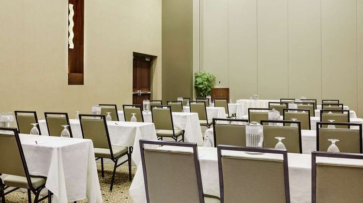 Hilton Garden Inn - Manhattan Meeting