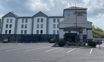 Hampton Inn Max Meadows