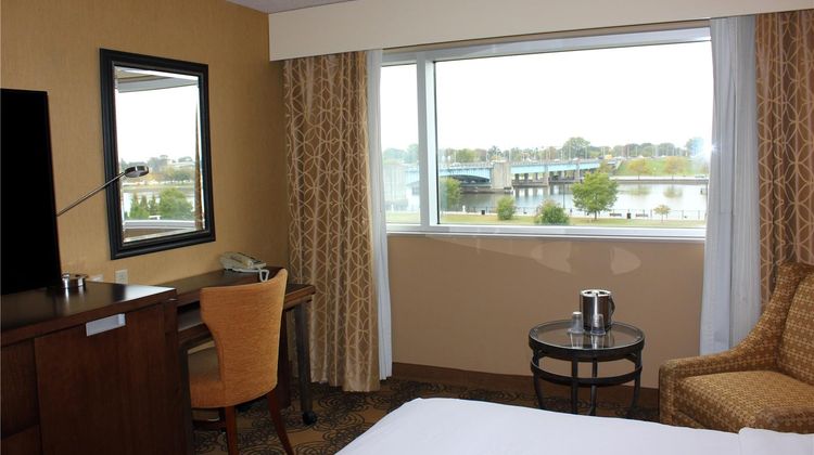 Doubletree Bay City Riverfront Room