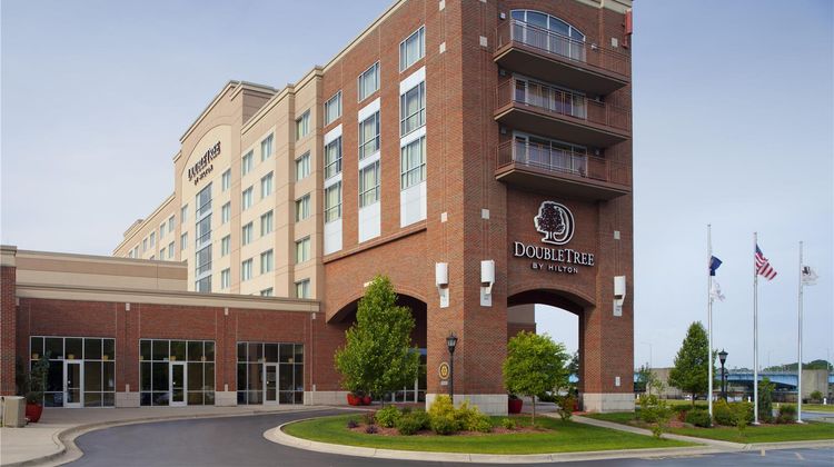 Doubletree Bay City Riverfront Exterior
