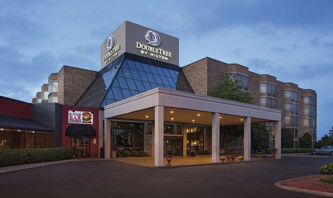 DoubleTree by Hilton Hotel Murfreesboro Exterior