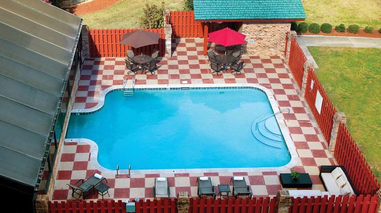 DoubleTree by Hilton Hotel Murfreesboro Pool