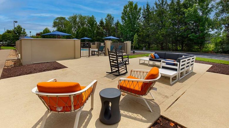 <b>Hampton Inn & Suites Murfreesboro Exterior</b>. Images powered by <a href="https://iceportal.shijigroup.com/" title="IcePortal" target="_blank">IcePortal</a>.