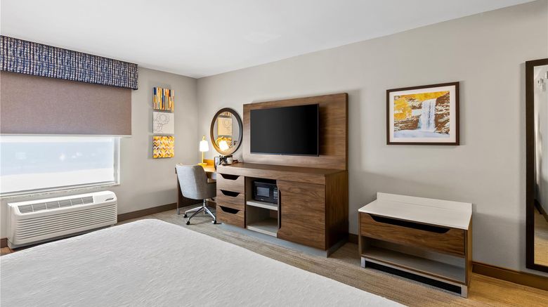 <b>Hampton Inn & Suites Murfreesboro Room</b>. Images powered by <a href="https://iceportal.shijigroup.com/" title="IcePortal" target="_blank">IcePortal</a>.