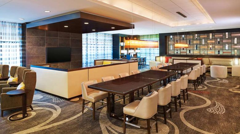 <b>Hilton Kansas City Airport Lobby</b>. Images powered by <a href="https://iceportal.shijigroup.com/" title="IcePortal" target="_blank">IcePortal</a>.