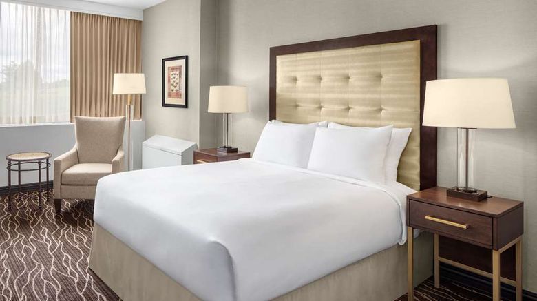 <b>Hilton Kansas City Airport Room</b>. Images powered by <a href="https://iceportal.shijigroup.com/" title="IcePortal" target="_blank">IcePortal</a>.