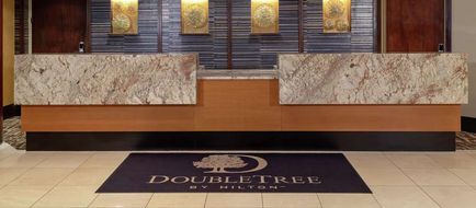 Doubletree Hotel Overland Park Lobby