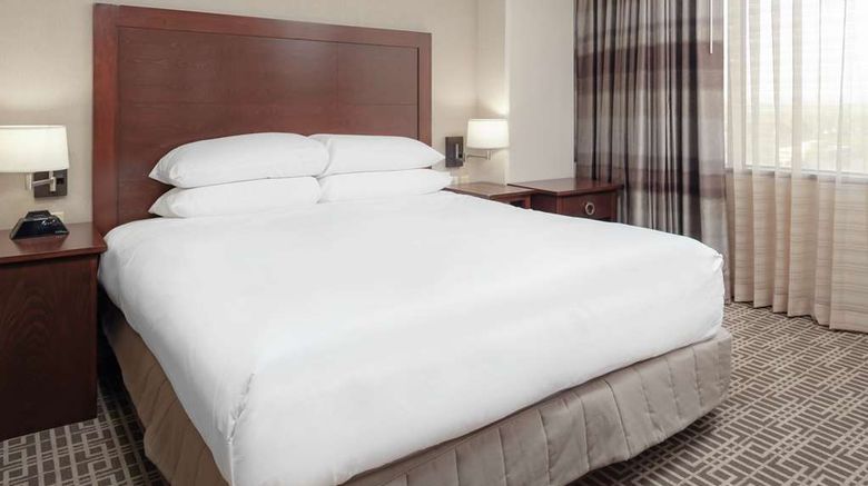 <b>Doubletree Hotel Overland Park Room</b>. Images powered by <a href="https://iceportal.shijigroup.com/" title="IcePortal" target="_blank">IcePortal</a>.