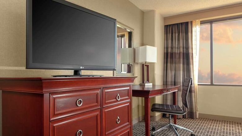 <b>Doubletree Hotel Overland Park Room</b>. Images powered by <a href="https://iceportal.shijigroup.com/" title="IcePortal" target="_blank">IcePortal</a>.