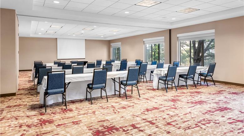 <b>Hilton Garden Inn Overland Park Meeting</b>. Images powered by <a href="https://iceportal.shijigroup.com/" title="IcePortal" target="_blank">IcePortal</a>.
